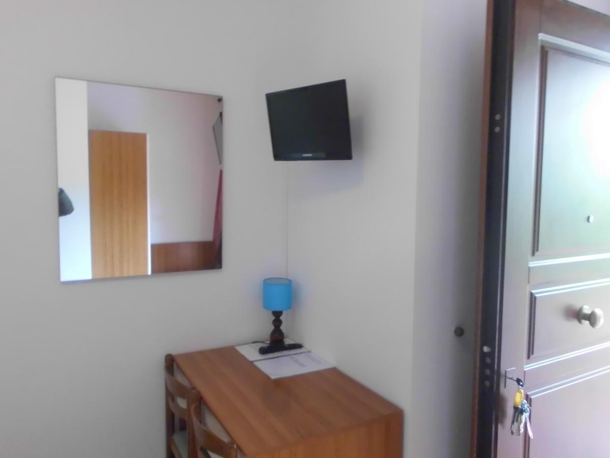 Hotel Athena Сполето Экстерьер фото