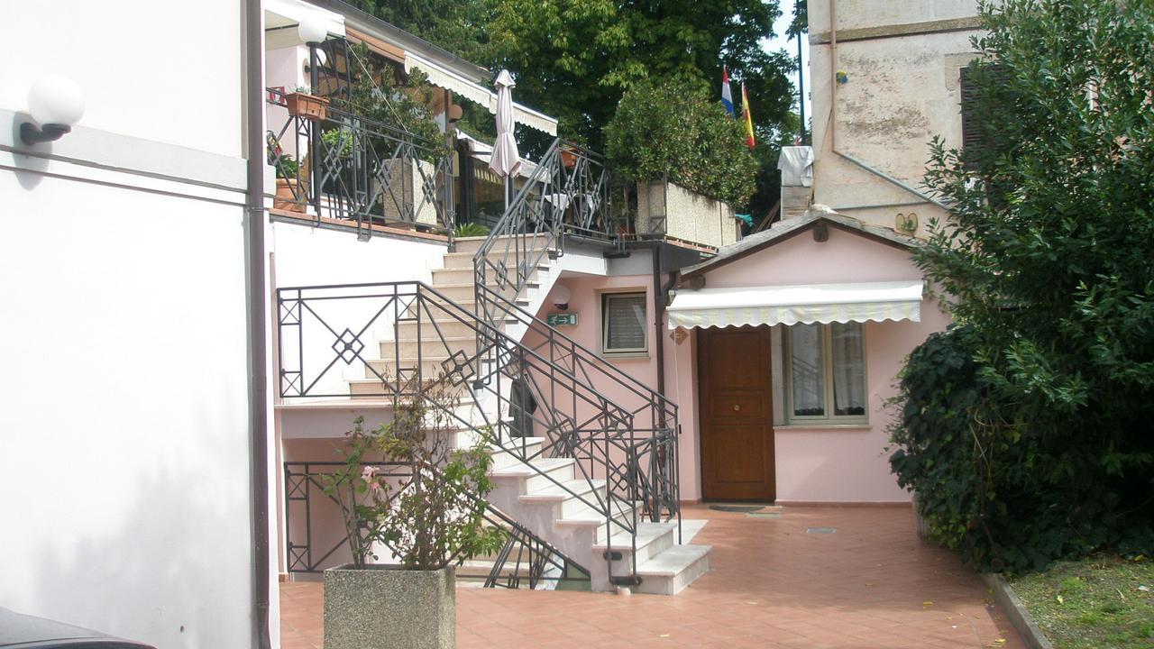 Hotel Athena Сполето Экстерьер фото