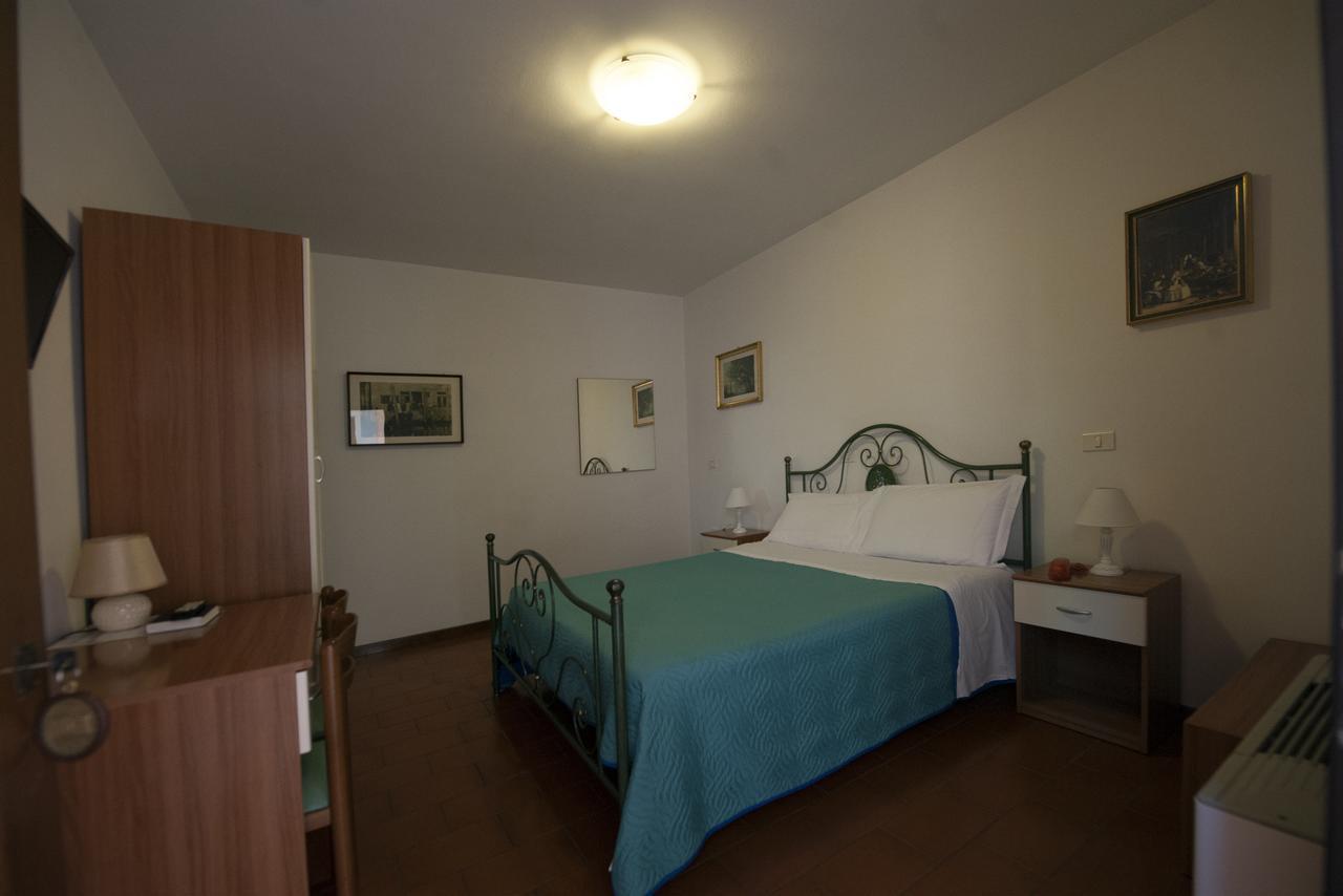 Hotel Athena Сполето Экстерьер фото