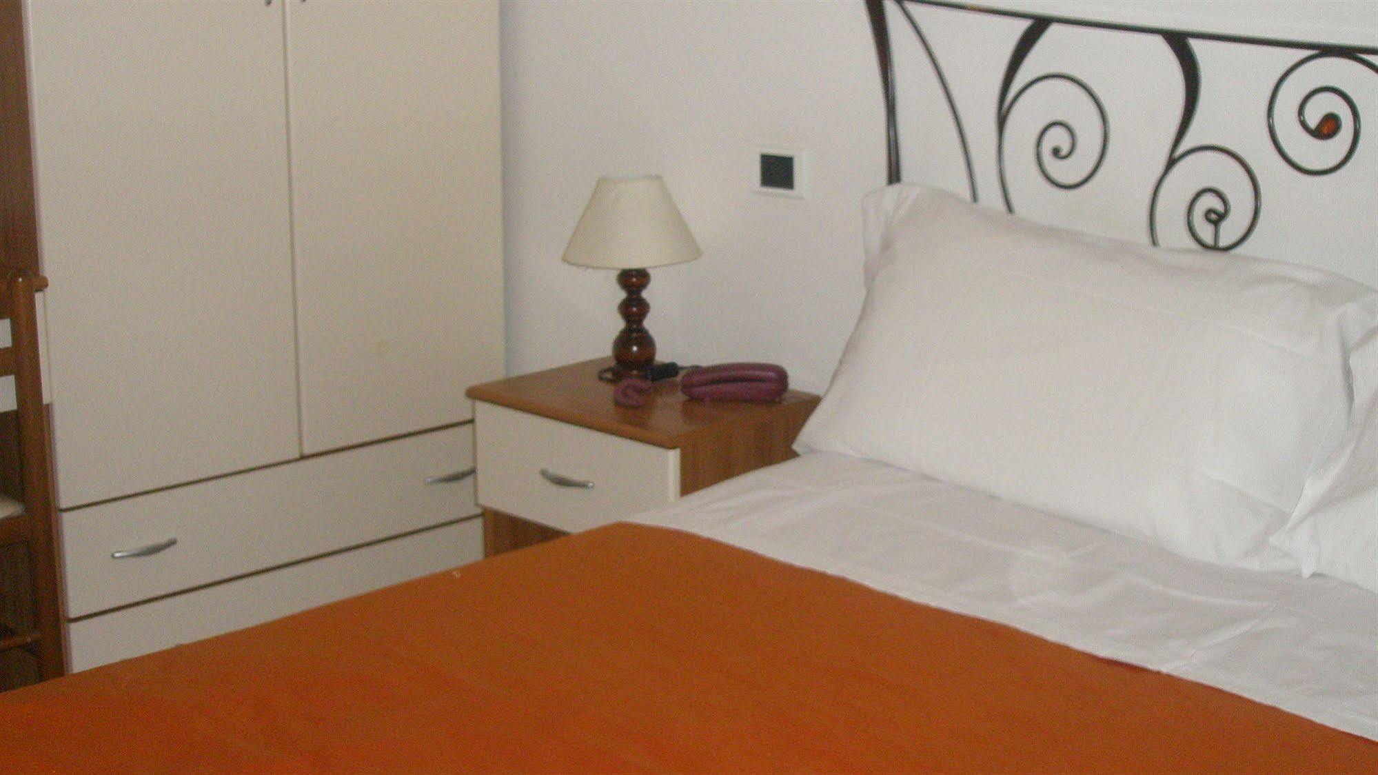 Hotel Athena Сполето Экстерьер фото