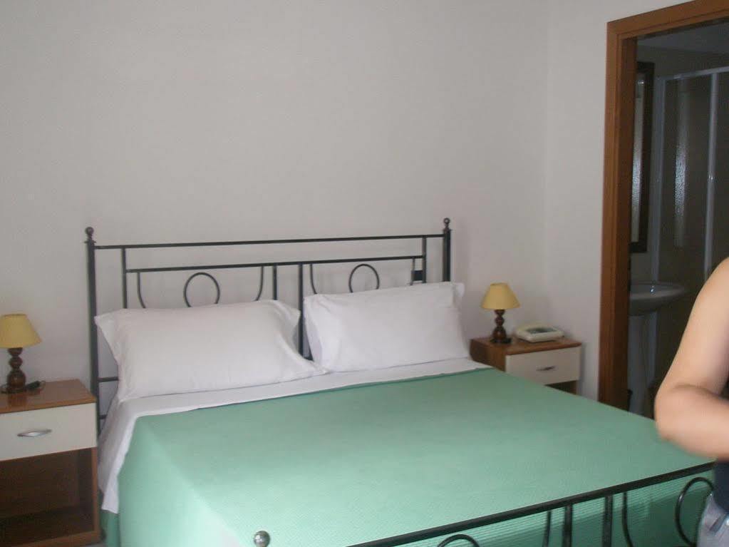 Hotel Athena Сполето Экстерьер фото